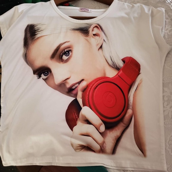 Yativi Batwing Graphic Tee - S / M - Picture 2 of 4